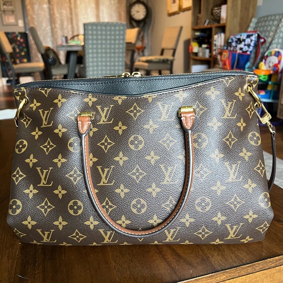 Louis Vuitton Pallas MM Satchel with Strap - All Authentic - Picture 2 of 12